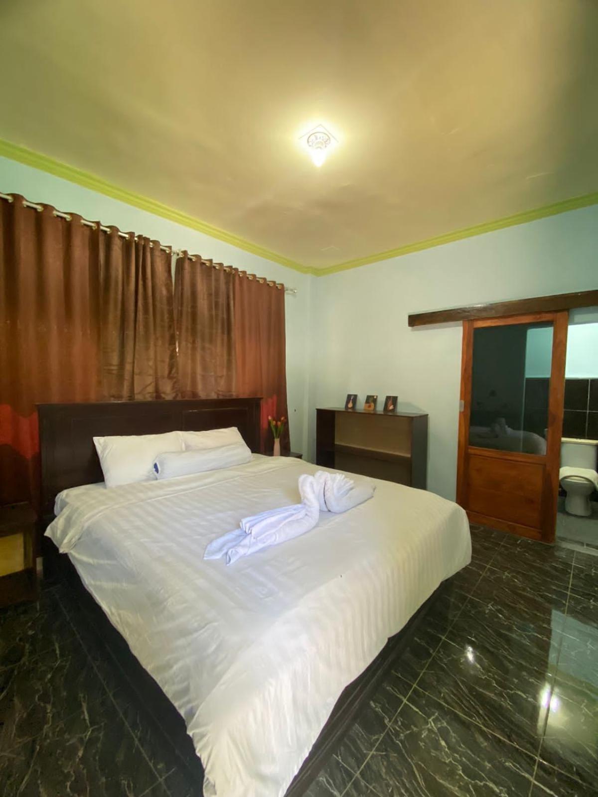Kurnia Family Homestay & Restaurant! Huu Extérieur photo