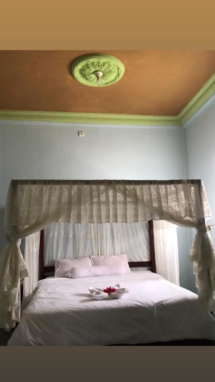 Kurnia Family Homestay & Restaurant! Huu Extérieur photo