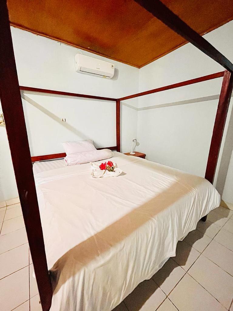Kurnia Family Homestay & Restaurant! Huu Extérieur photo
